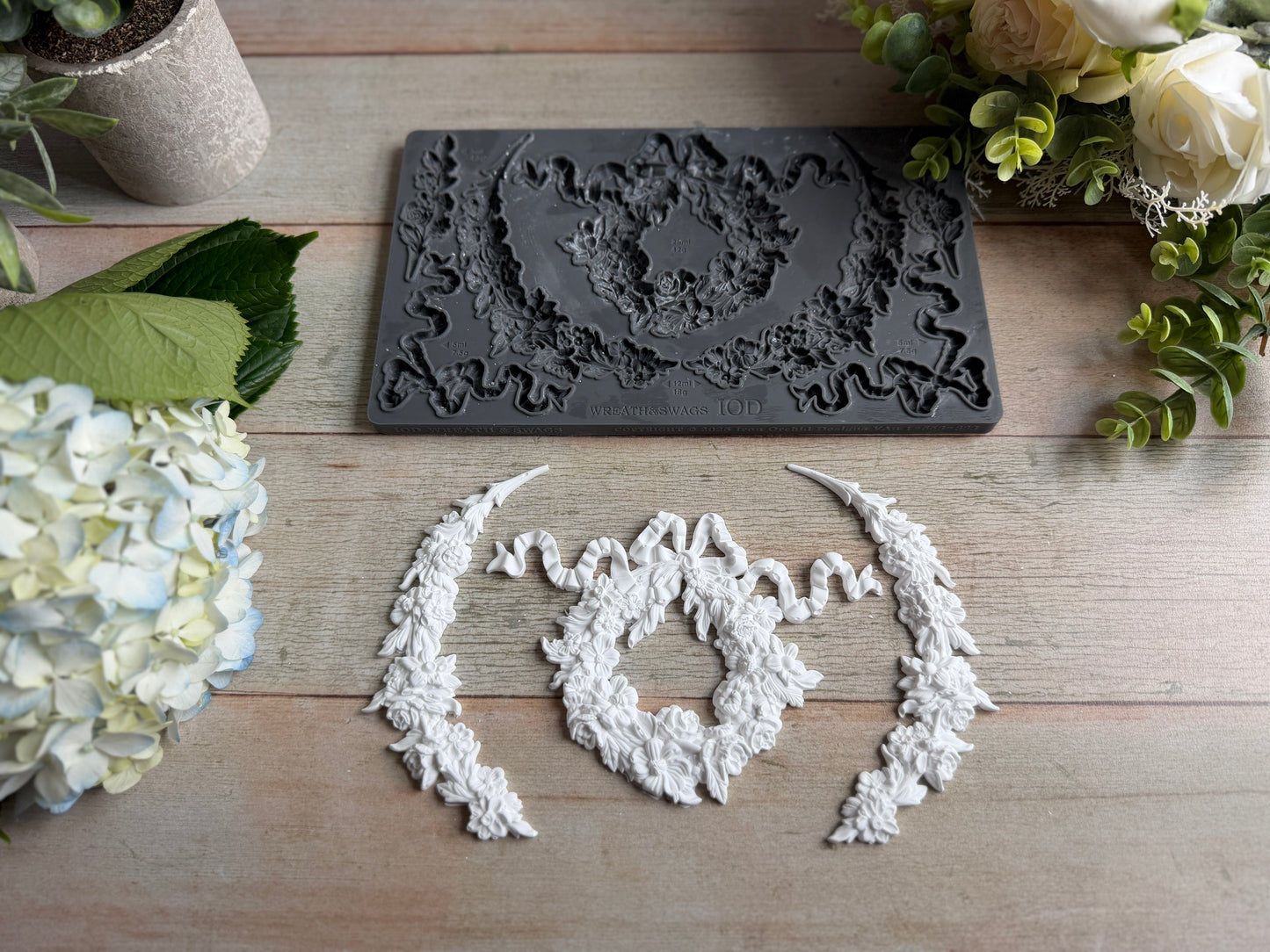 IOD Mould - Wreath & Swags